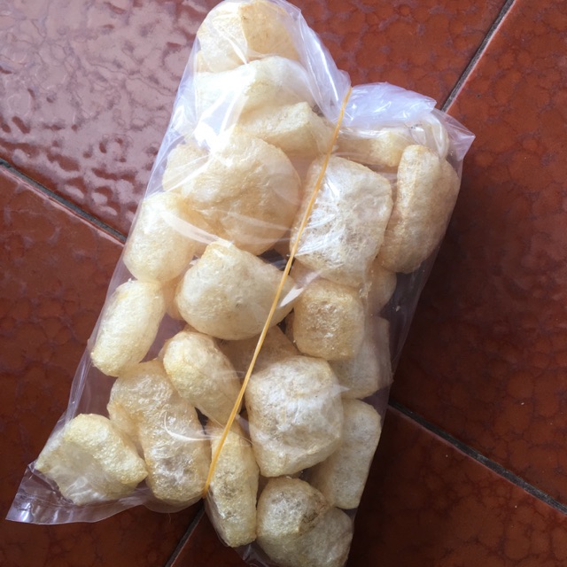 

Kerupuk kulit (perkantung plastik kecil)