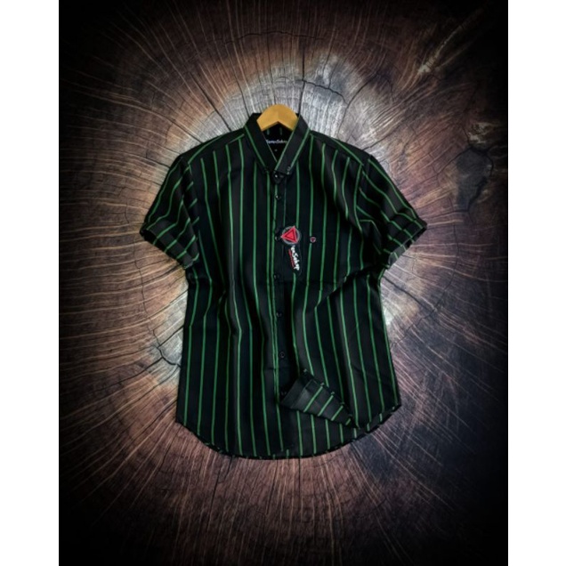 Kemeja Pria Casual Garis Lengan Pendek