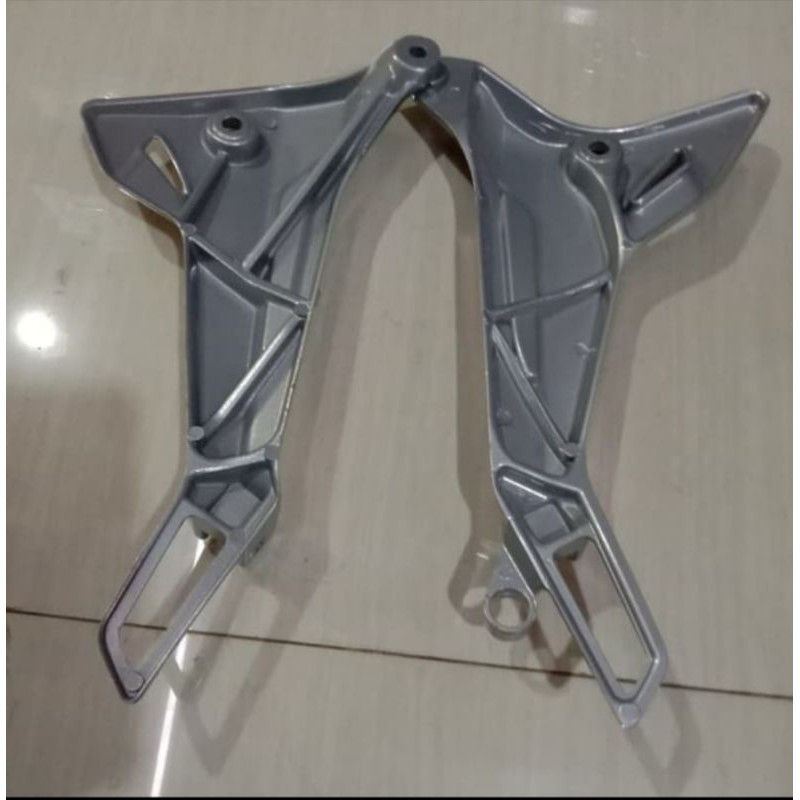 Dudukan Footstep Belakang supra x 125