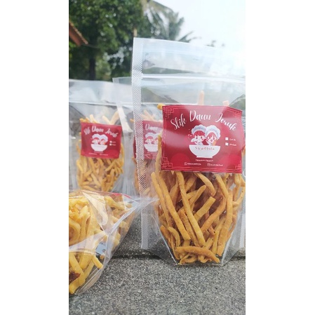 

SNACK STICK DAUN JERUK