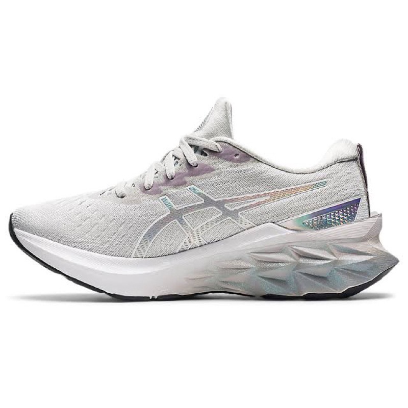 Sepatu Lari Wanita Asics Novablast 2 Platinum Womens Shoes