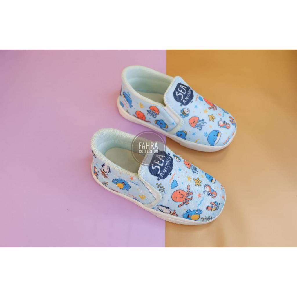 sepatu slip on anak motif cumi cumi 1 2 3 4 5 6 tahun