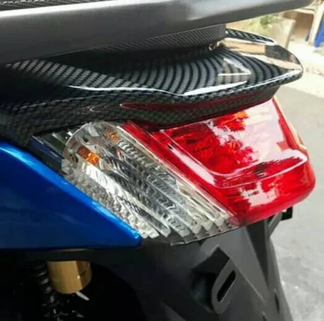 sirip lampu stop motor yamaha n max / sirip lampu belakang n max karbon