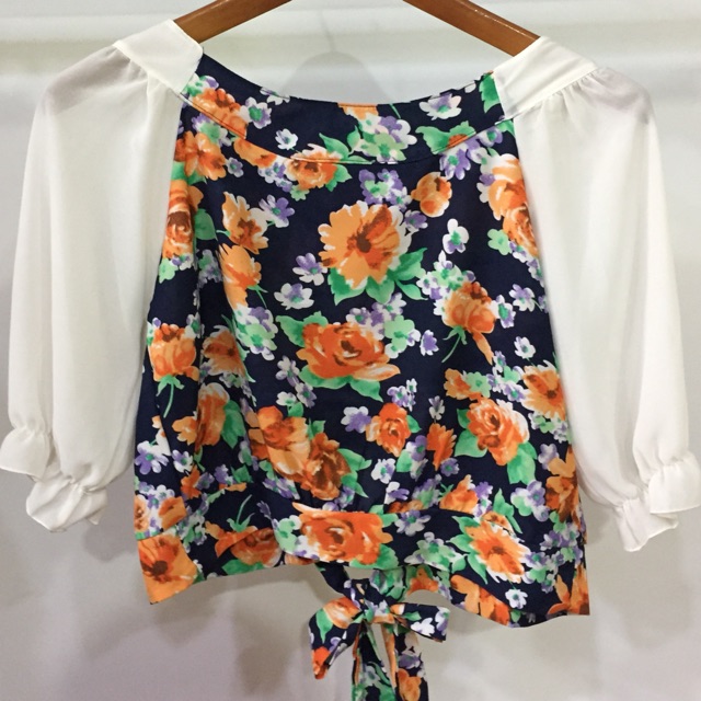 Crop Top Blouse Motif Floral