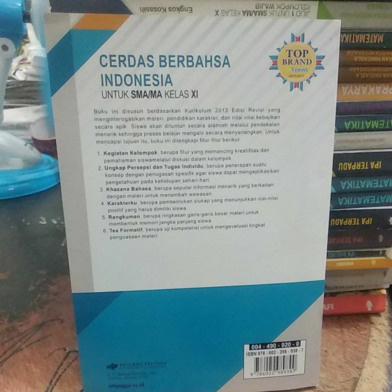 buku cerdas berbahasa Indonesia (bahasa Indonesia) SMA kelas 2-11 penerbit Erlangga-1