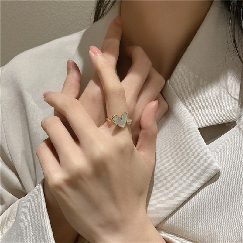 Cincin Model Terbuka Desain Hati Gaya Retro Untuk Wanita