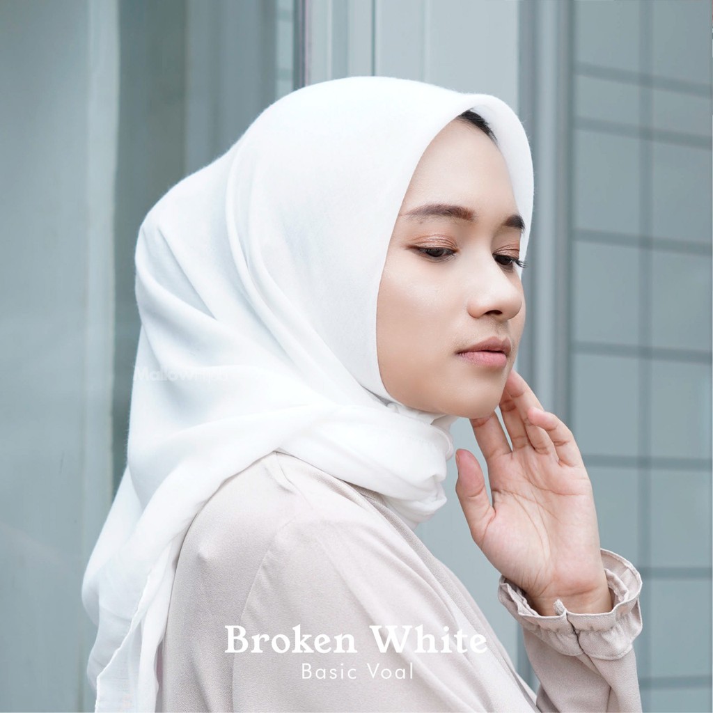 Basic Voal Hijab Segiempat Premium Voal by Mallow Hijab-Broken white