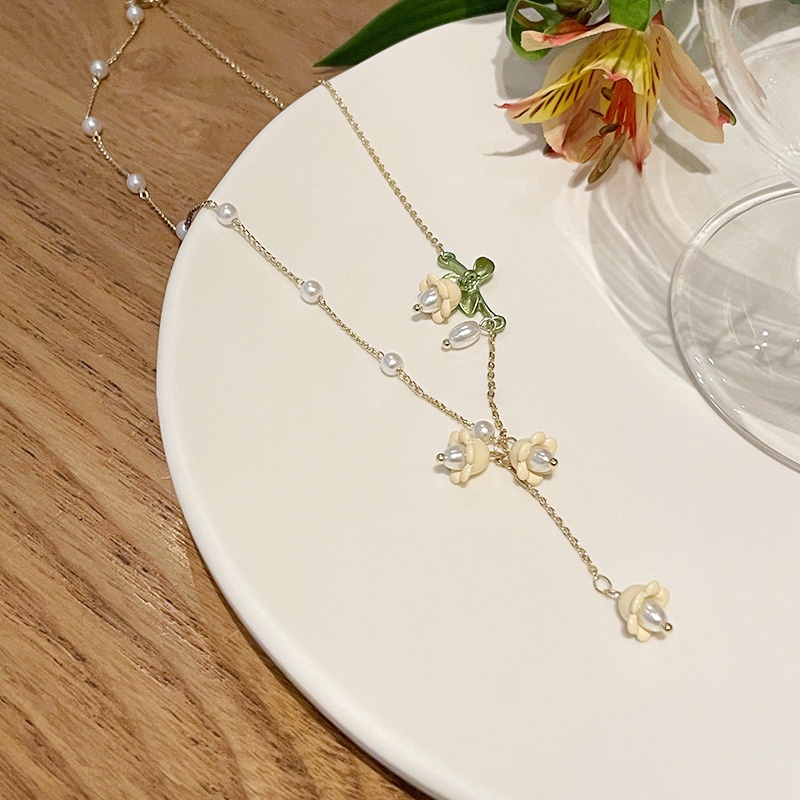 Kalung Rantai Desain Bunga Lily Gaya Korea Retro Untuk Wanita