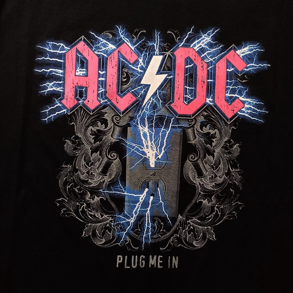 BAJU KAOS MUSIC AC DC PLUG ME IN / BAJU KAOS DISTRO BANDUNG / BAJU KAOS UNISEX / BAJU DISTRO / BISA COD