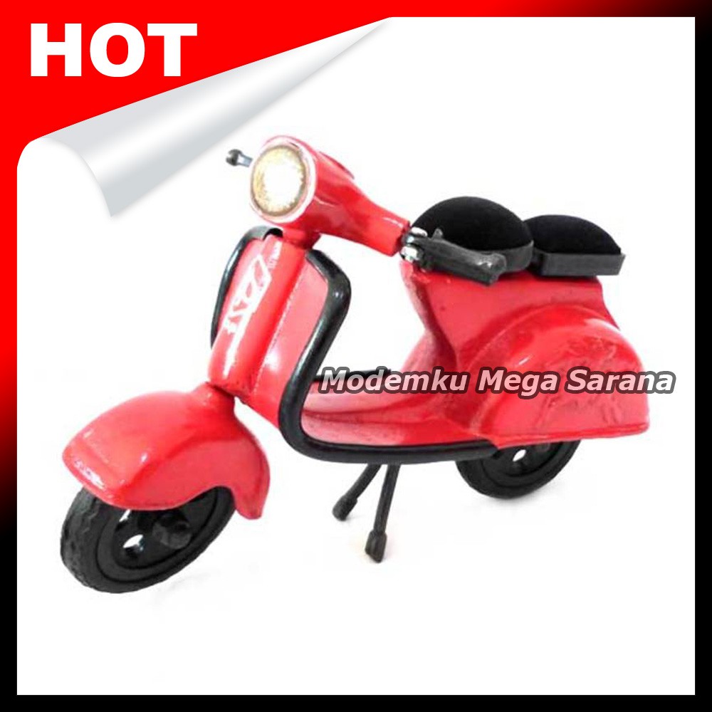 Miniatur Motor Vespa Unik 24x15x11cm - Merah