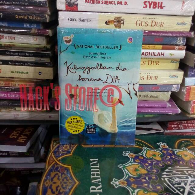 Buku Novel Kutinggalkan Dia Karena Dia By Duniajilbab Ririn Astutiningrum Shopee Indonesia