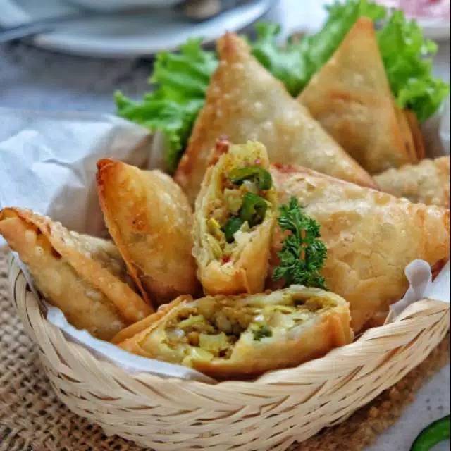 

Samosa daging sayur / sambosa daging sayur / sammosa daging sayur frozen hana kue isi 10pcs