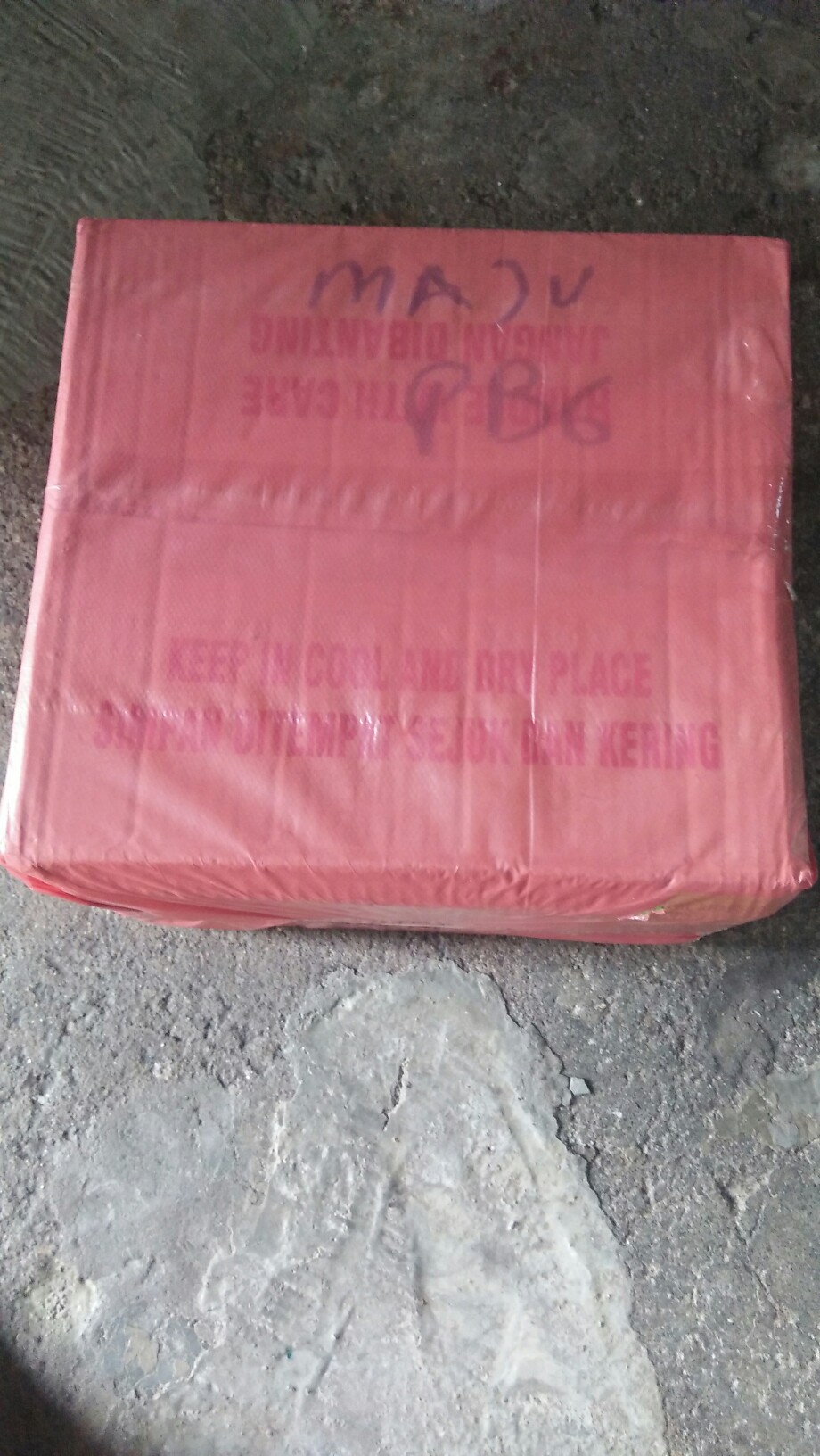 Box / Kotak Mika Bolu Segi Untuk 4 Telur