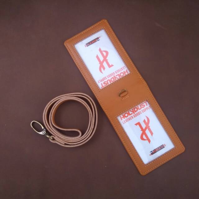 

Name Tag Kulit ID Card Holder 2 Sisi ID Card Holder Magnet Saku Name Tag Lipat Warna Tan Coklat