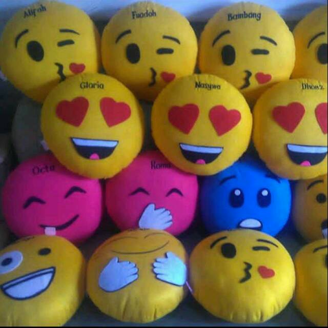 Bantal Emoticon Shopee Indonesia