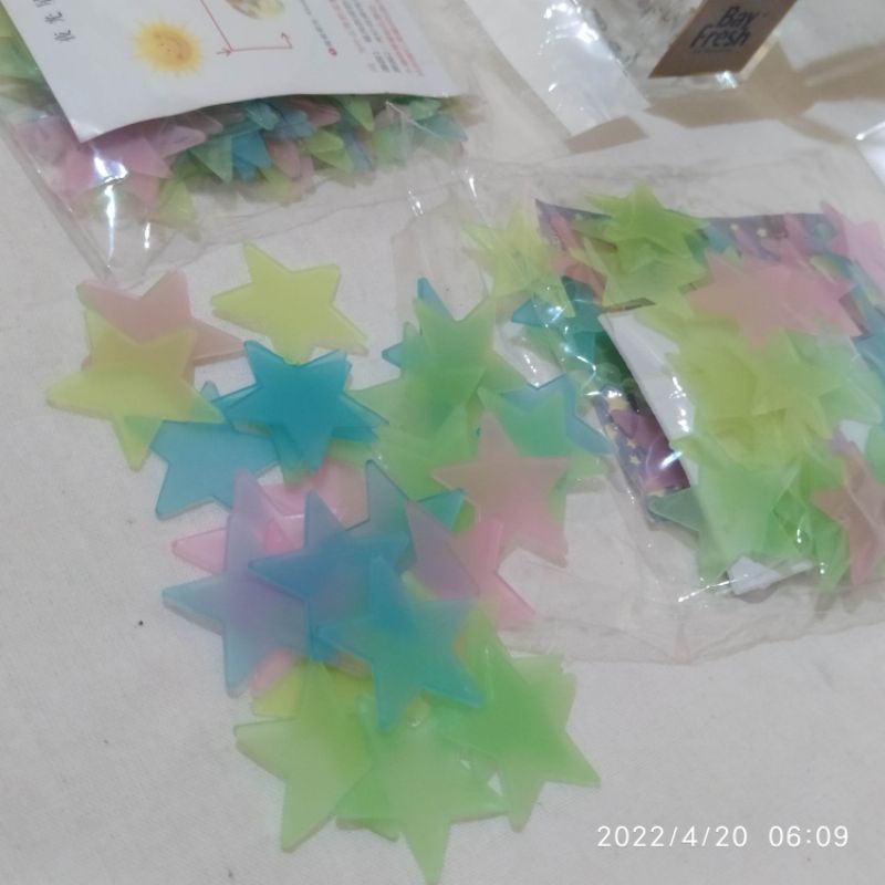 100pcs Hiasan Dinding Glow In The Dark Bintang Menyala Di Kegelapan