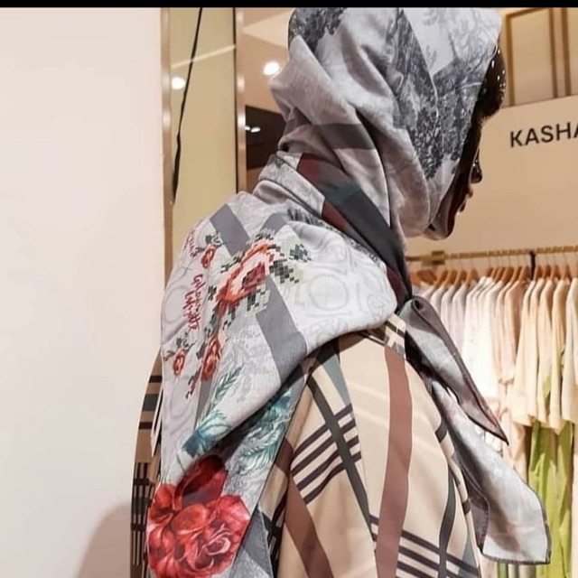 eras scarf preloved ria miranda x galleries lafayette preloved