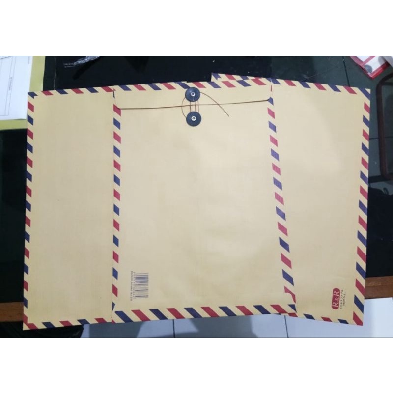 

1pak (50lembar) amplop coklat air mail R&R