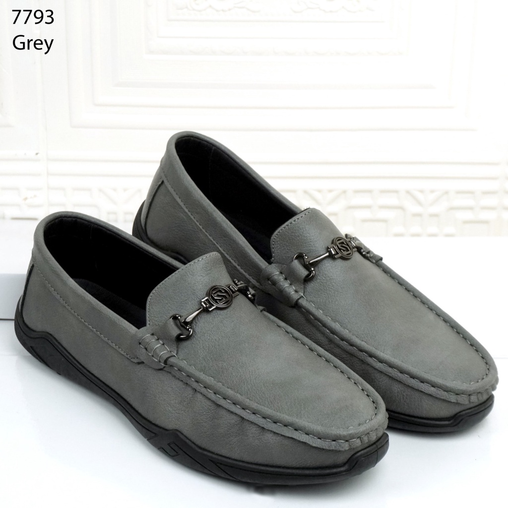 SEPATU FASHION COWOK 7793