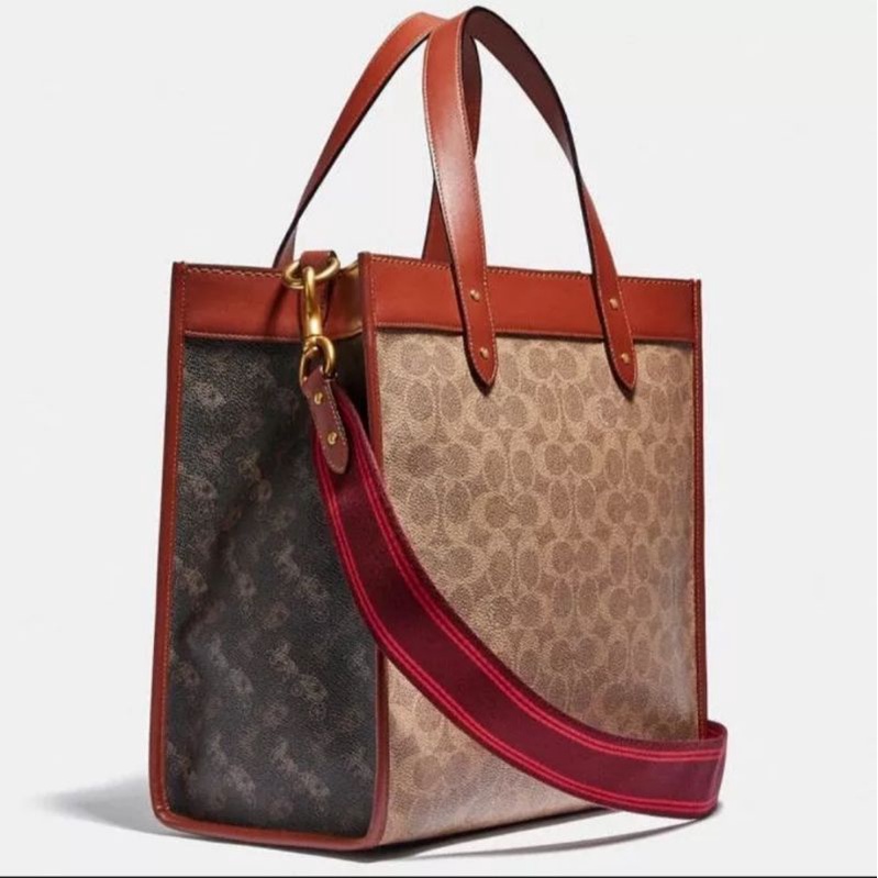 Coach Field Tote in Signature Canvas With Horse and Carriage Print