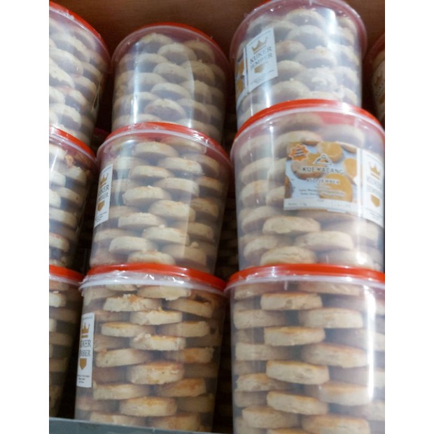 

KUE KACANG KHAS JEMBER