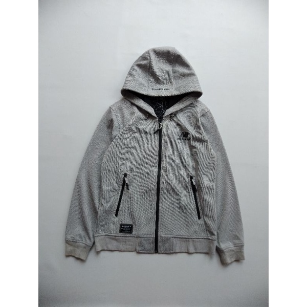 Jaket Newbalance