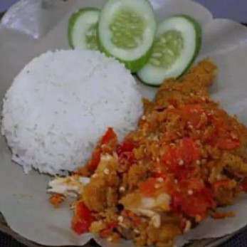 

ayam Geprek pedes mampus