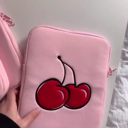 Sleeve Pouch Sarung Tas Bag Case Ipad Tab Tablet Macbook Air Pro Laptop Asus Acer Lenovo HP Huawei 11 12 13 14 15 inch Motif Gambar Cherry Fruit Buah Cery Warna Hitam Merah PinkLucu Cute Murah Korean Model