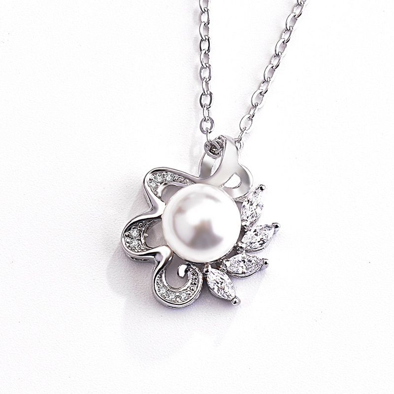 [Ready Stock]Fashion Diamond Pearl Pendant Flower Silver Necklace