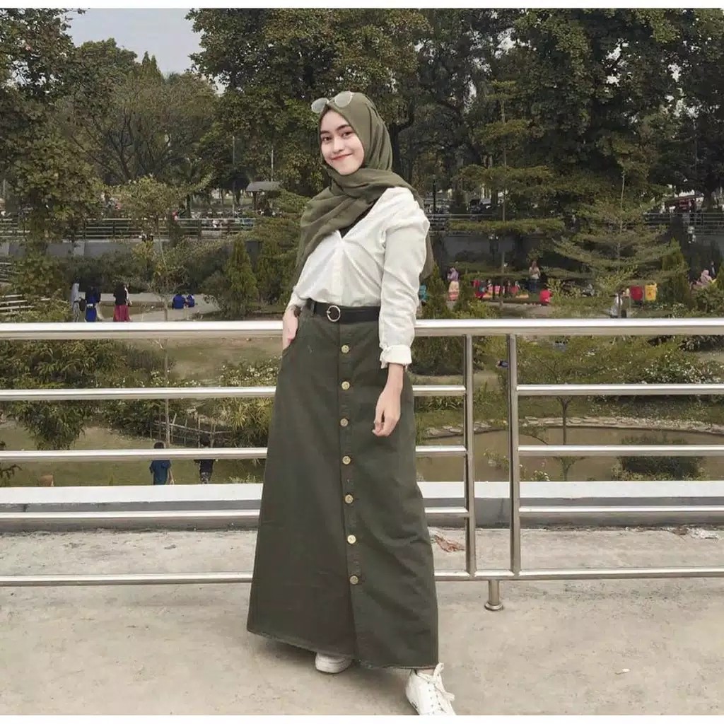 ROK JEANS KANCING RAWIS // XANDRA SKIRT BUTTON