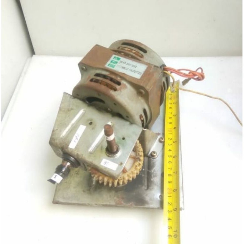 Motor ac 220V jenis worm gear 68rpm