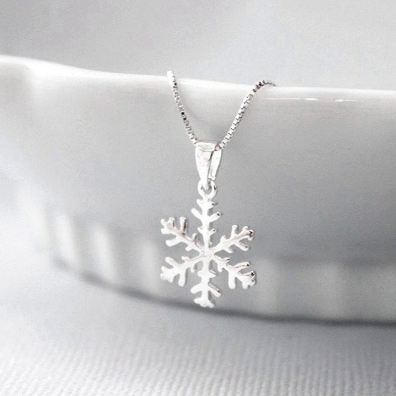 Fancyqube Kalung Rantai Liontin Snowflake Warna Silver Untuk Wanita