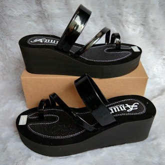 ANUR-wedges manohara lingkar jempol