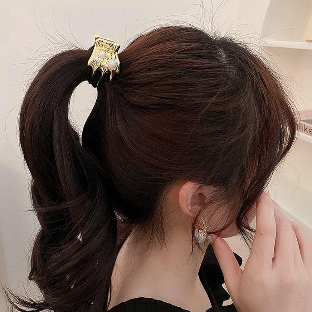 Needway  Wanita Cakar Rambut Elegan Vintage Mutiara Rambut Jepit Temperamen Zirkon Hiu Kecil Klip