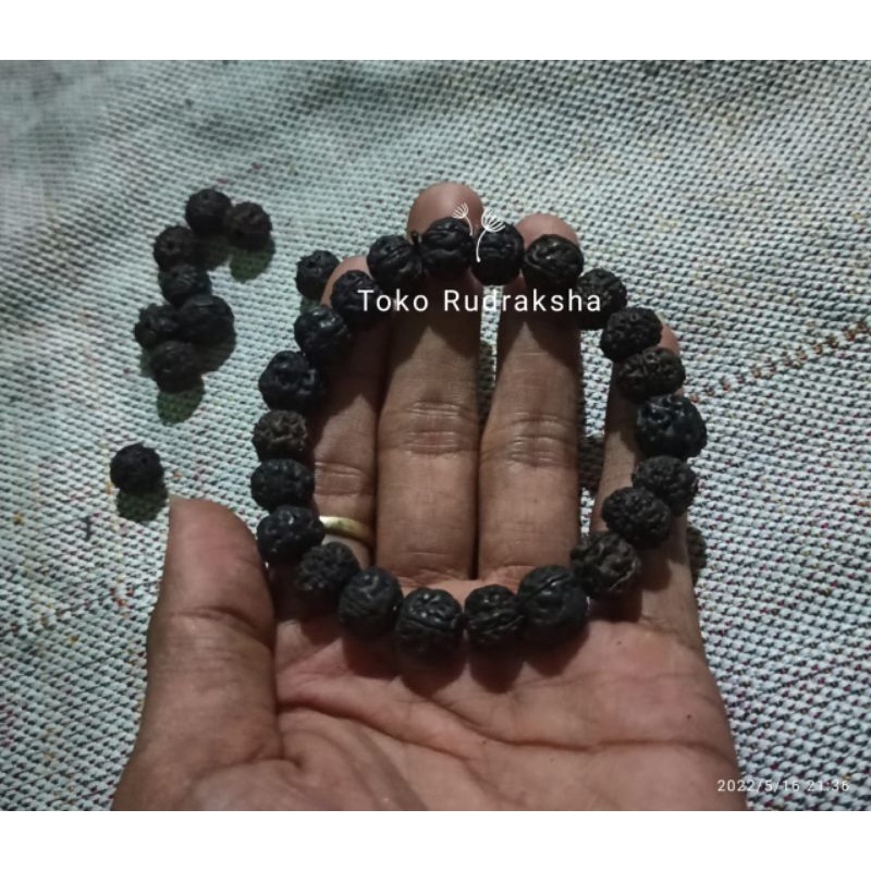 Gelang jenitri hitam