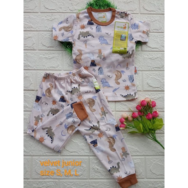 setelan velvet junior