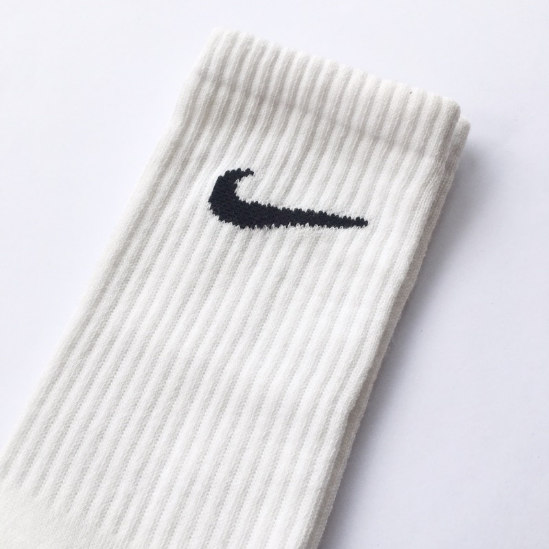 KAOS KAKI NIKE PUTIH / HITAM (PANJANG) COD Bayar di Tempat