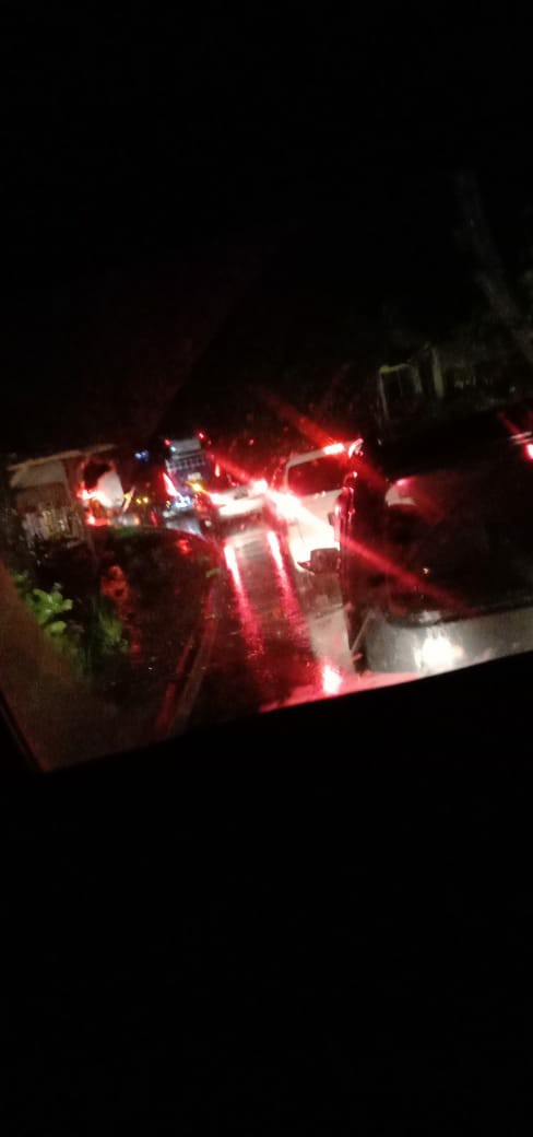 Mts Misbi Set Batik Couple Set Kebaya Long Tunik Brukat