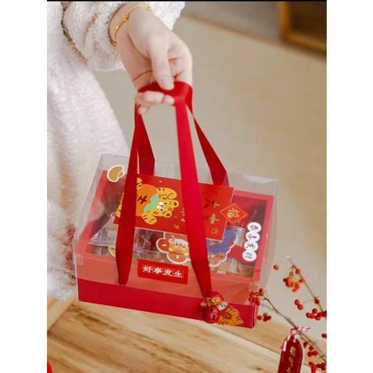 

Box Natal Ivory Mika Handle, Kotak Kue Mika Tali, Gift, Hampers, Souvenir, Packaging | BTM03