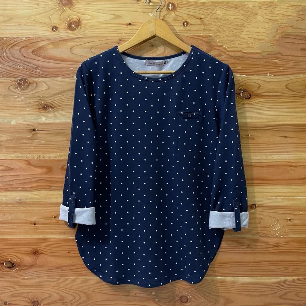 KAOS/ATASAN FH3NOM3NAL POLKADOT BRANDED LENGAN PANJANG TERBARU/BAJU SIMPEL ELEGAN MODIS WANITA LENGANG PANJANG TERBARU DI TAHUN INI/BAJU LENGAN PANJANG WANITA HIJAB/KAOS LEGAN PANJANG WANITA BER HIJAB TREND MASA KINI