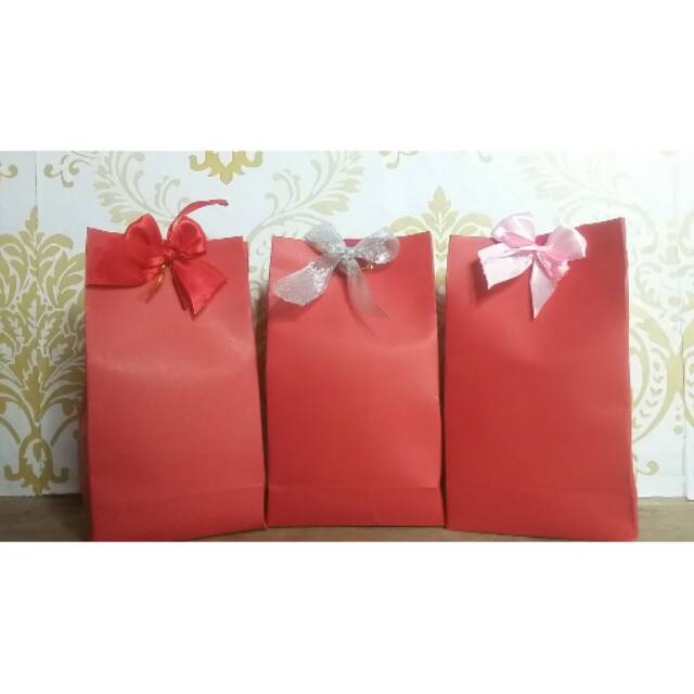 

Paper bag Souvenir Pernikahan