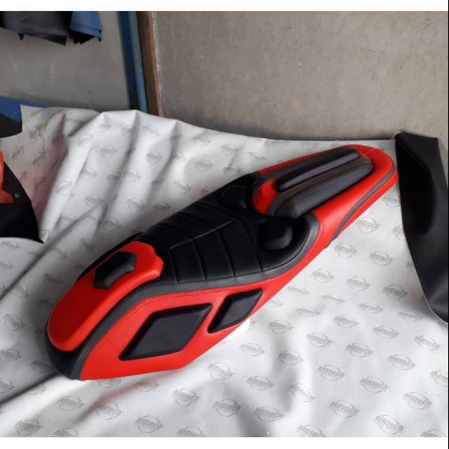 JOK VARIO 150 / 125 LED VARIASI REDRO- JOK NYAMAN VARIO FULL MBTACH Jok vario 150 new