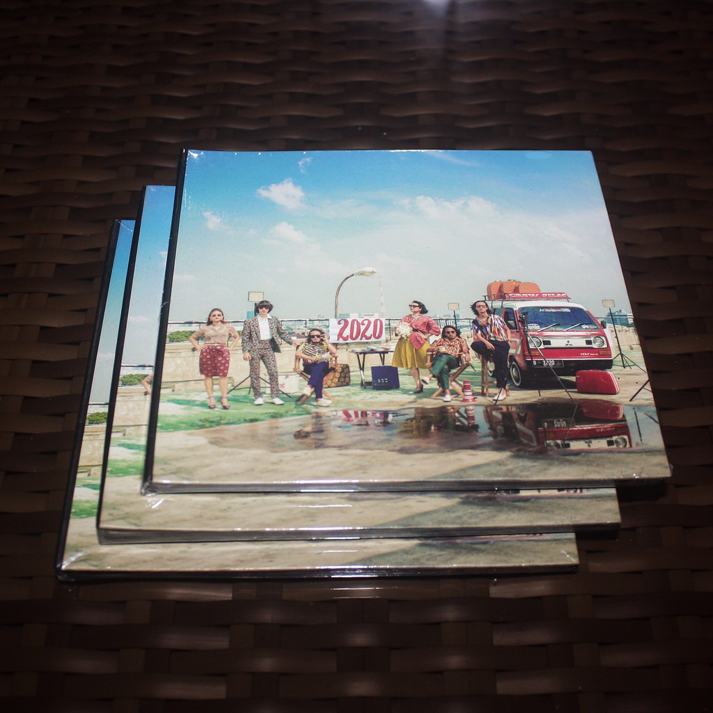 CD White Shoes & The Couples Company - 2020