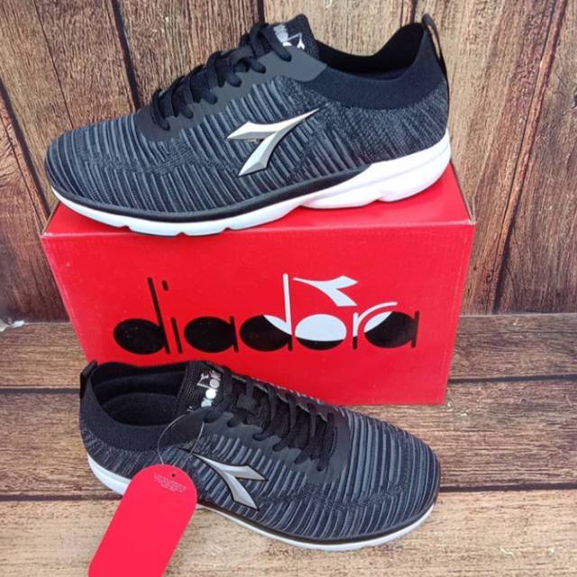SEPATU RUNNING PRIA (Diadora) HITAM - RAGUSO | SEPATU OUTDOOR | SEPATU OLAHRAGA | SEPATU OUTDOOR