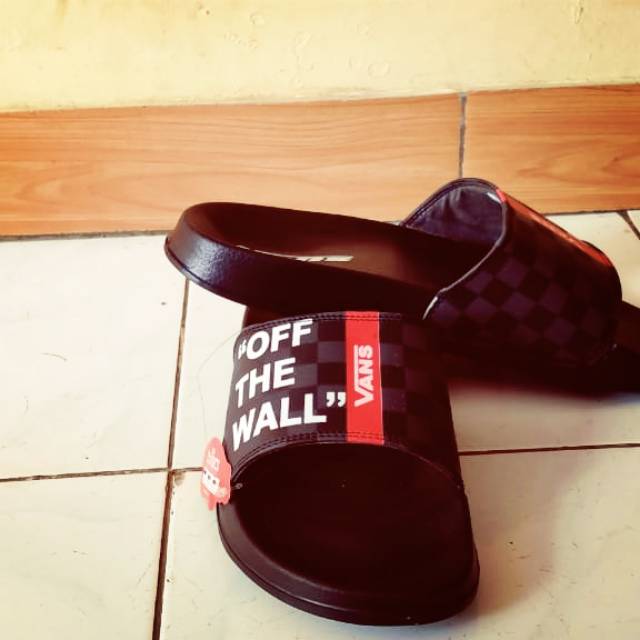 Sendal Vans "Off The Wall" / Sandal Vans