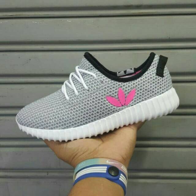 Sepatu Adidas Yezzy yessy sneakers Cewek wanita kado unik spesial casual olahraga + Box