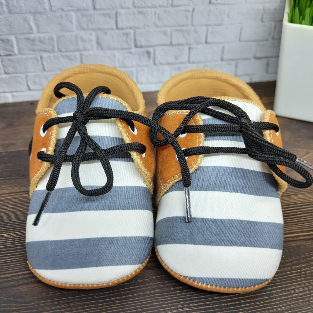 SEPATU PREWALKER BABY BAYI UNISEX MOTIF GARIS 0-12 BULAN GP12