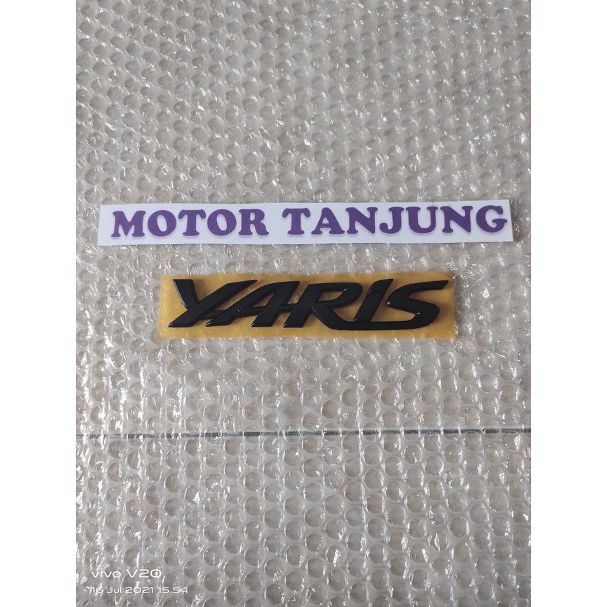 emblem tulisan yaris warna hitam doff/ hitam glossy - hitam doff