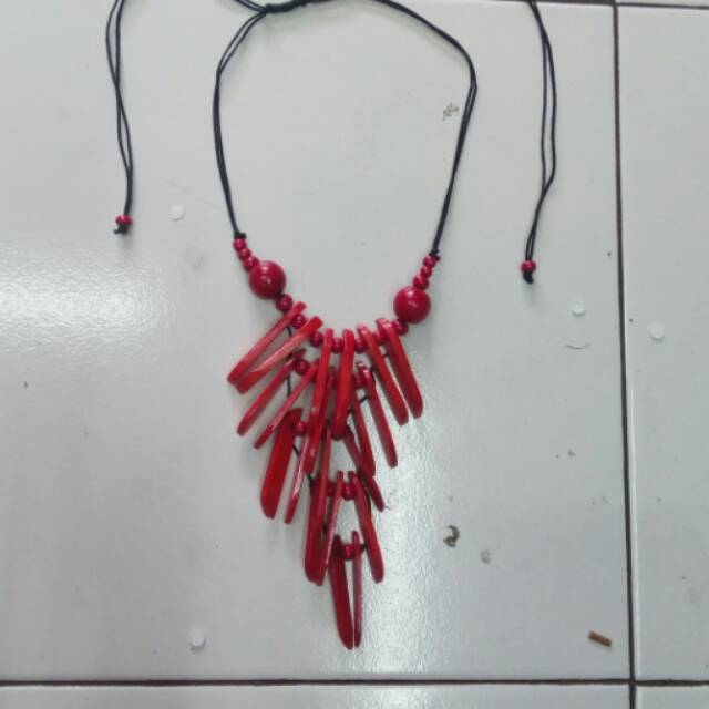 Kalung tulang v