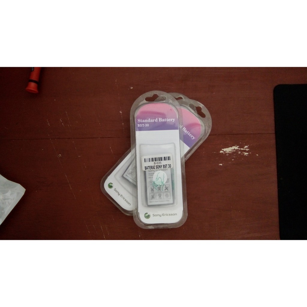 Baterai Sony Ericsson BST-30 BST30 Untuk J200, J220, K500, K700, T227, T230, T237, T290, Z200, Z500